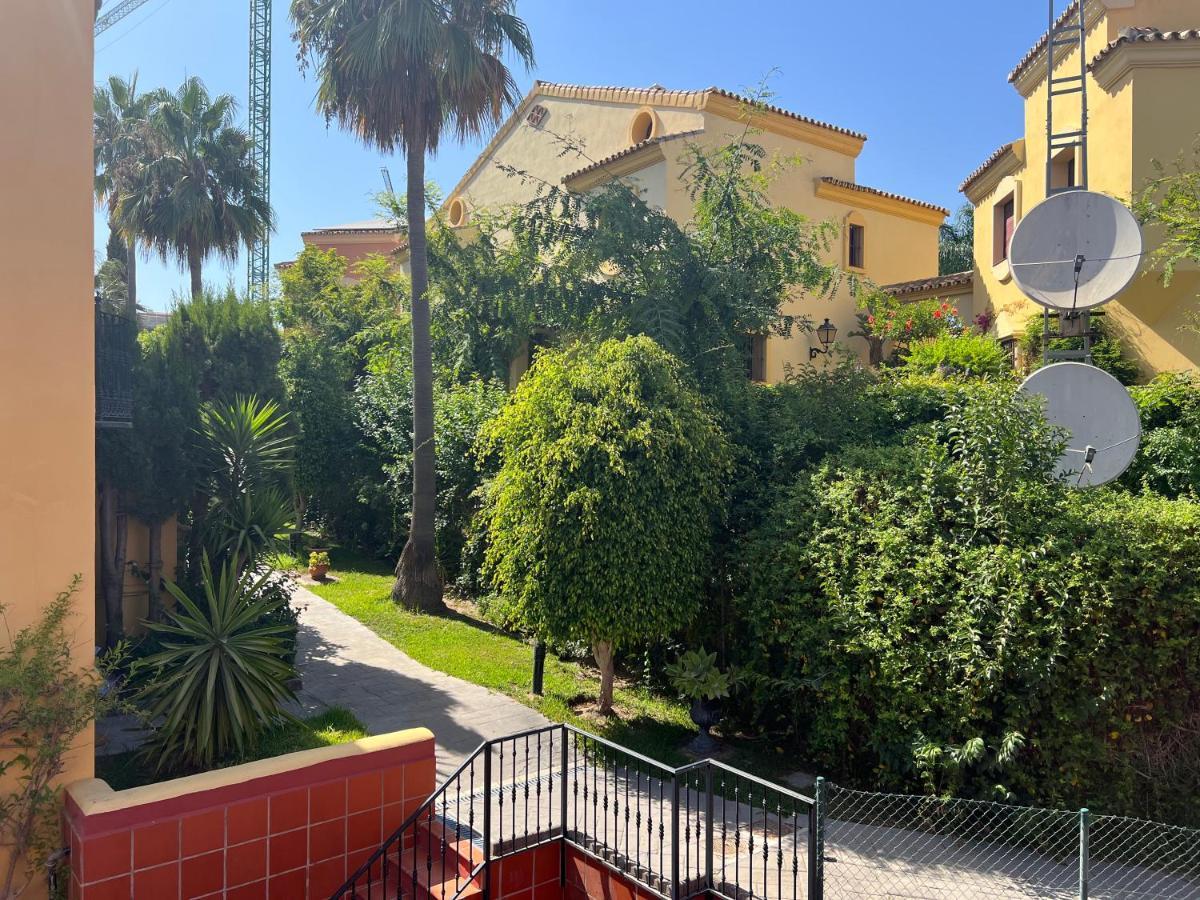 Spacious Golden Mile Townhouse Apartment *